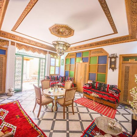 Riad Mahrez Fez Esterno foto