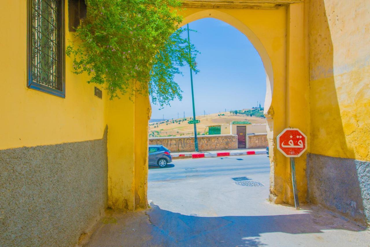 Riad Mahrez Fez Esterno foto