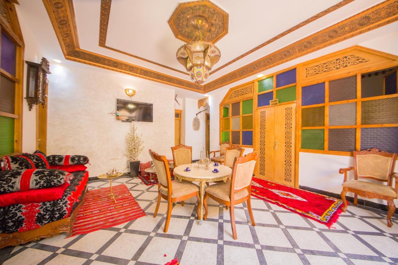 Riad Mahrez Fez Esterno foto