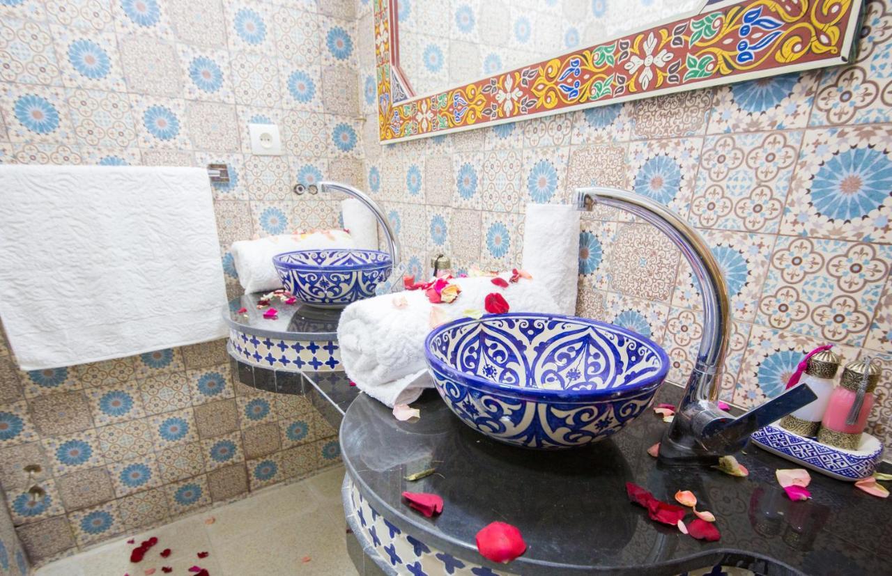 Riad Mahrez Fez Esterno foto