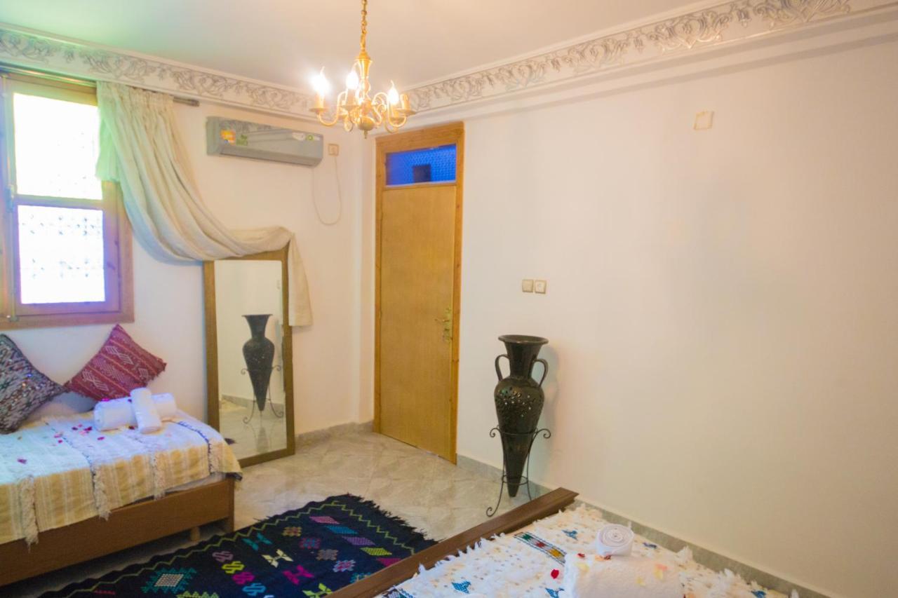 Riad Mahrez Fez Esterno foto