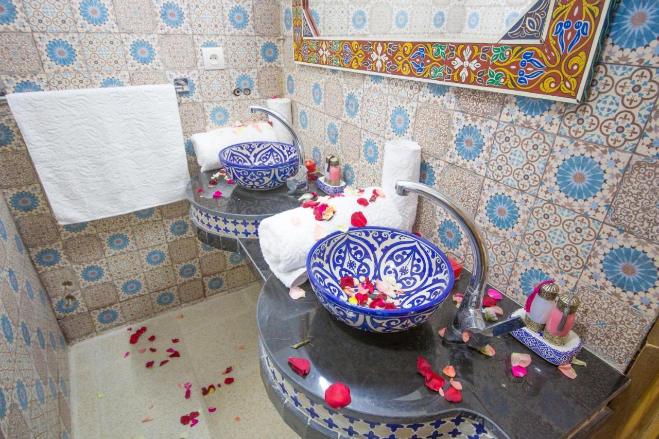 Riad Mahrez Fez Esterno foto