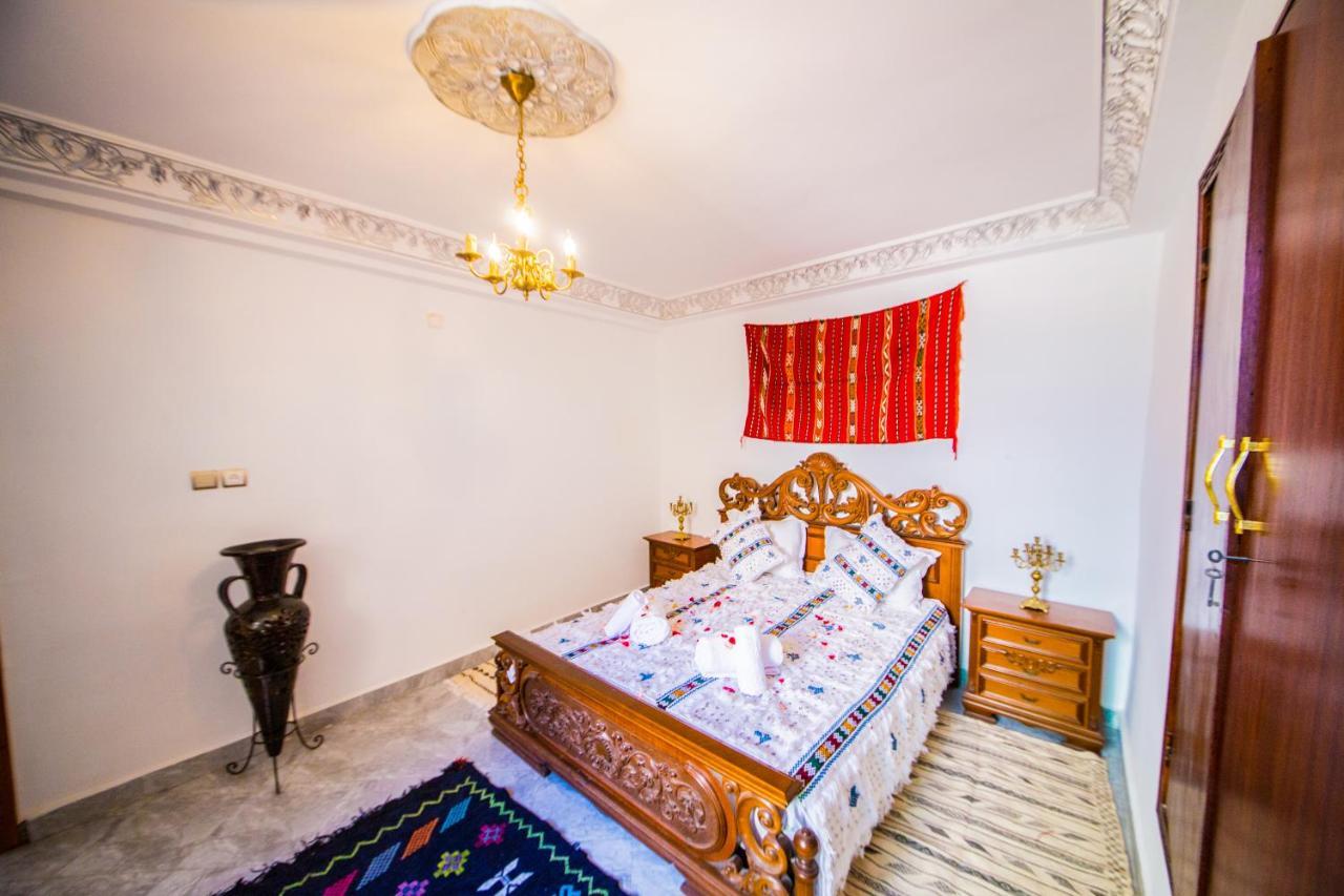 Riad Mahrez Fez Esterno foto