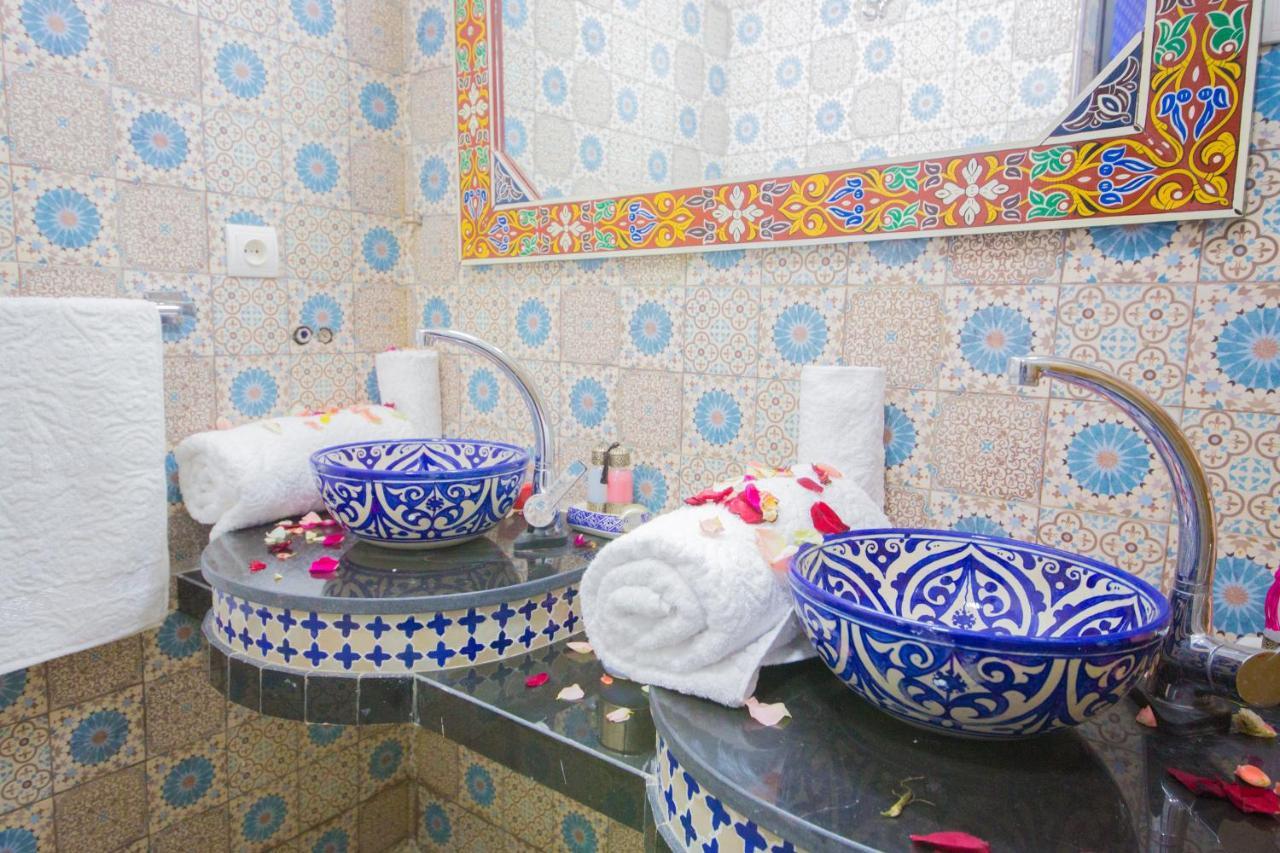 Riad Mahrez Fez Esterno foto