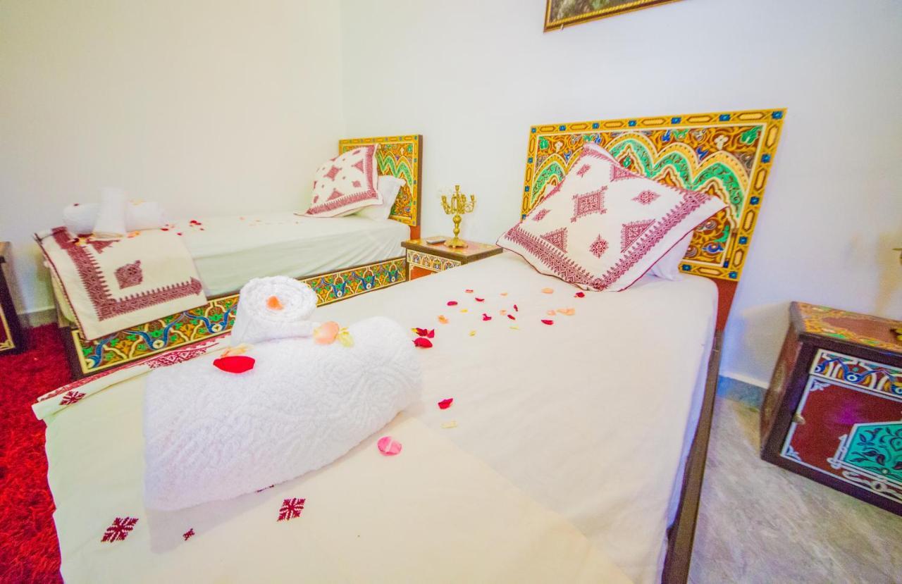 Riad Mahrez Fez Esterno foto